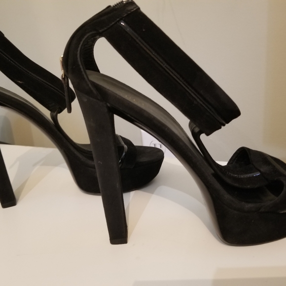 ♥️host p.♥️GUCCI SANDALS - Picture 2 of 7